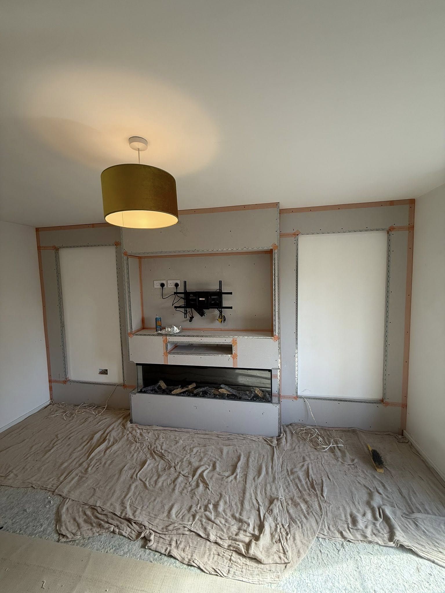 Media wall plasterboard framing